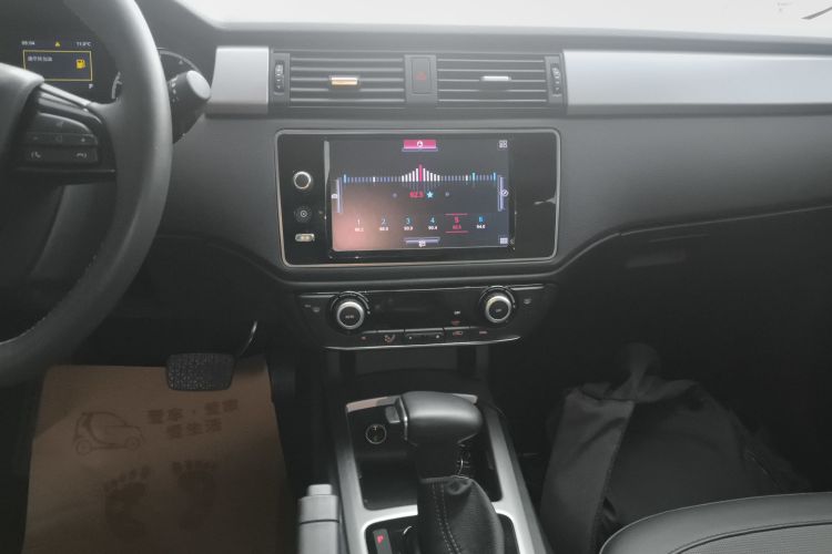 观致3 2016款 都市SUV 1.6T 自动致悦型中控内饰16