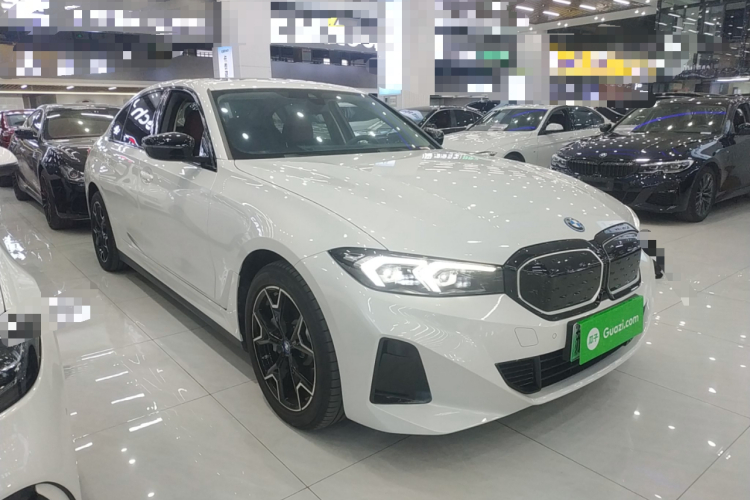 宝马i3 2024款 eDrive 40 L 曜夜套装车身外观3