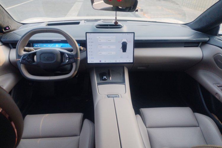 领克Z10 2024款 95kWh 702km四驱智驾Ultra中控内饰12