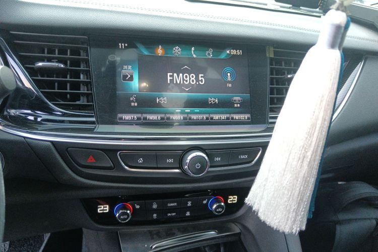 别克 君威 2017款 20T 精英型中控内饰16