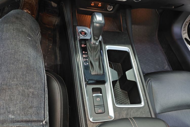 日产 天籁 2022款 2.0L XL-TLS 悦享版中控内饰18