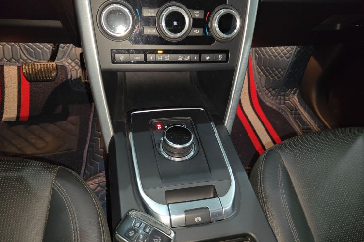 路虎 发现神行 2019款 240PS SE版 国VI中控内饰18