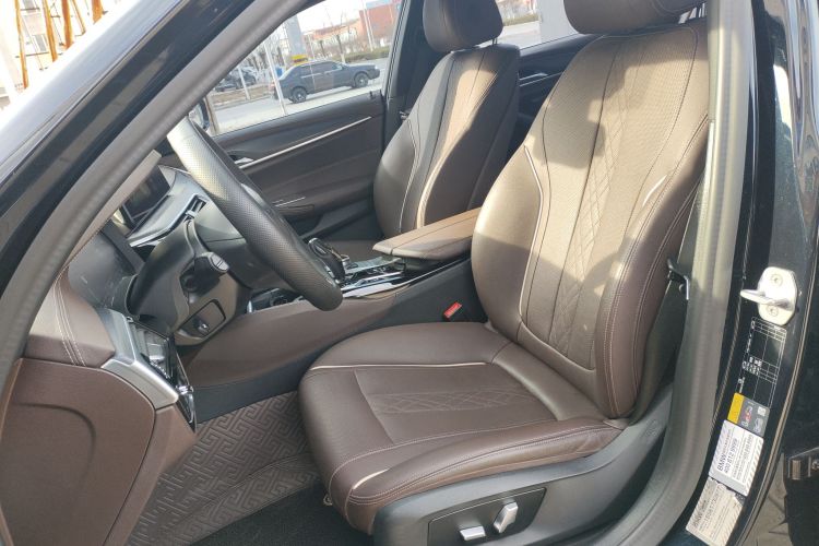 宝马5系新能源 2021款 535Le M运动套装中控内饰19