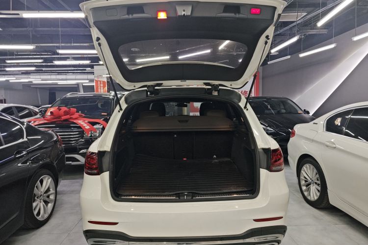 奔驰GLC 2020款 GLC 260 L 4MATIC 豪华型机舱底盘23