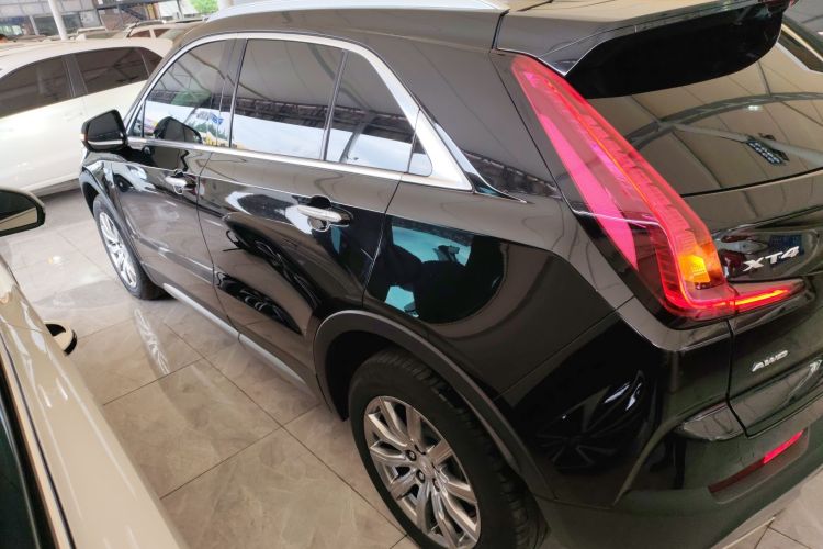 凯迪拉克XT4 2021款 28T 两驱领先型车身外观4