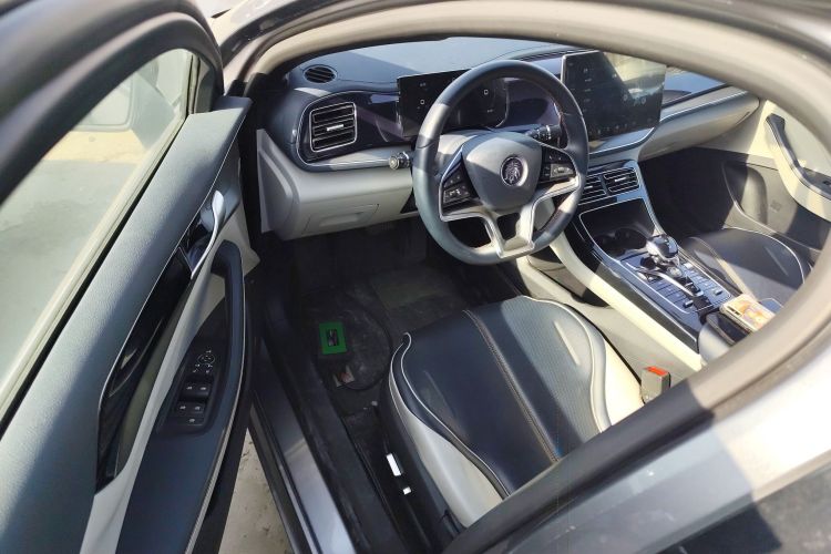 比亚迪 秦PLUS 2023款 冠军版 DM-i 120KM卓越型中控内饰20