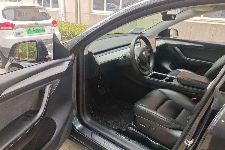 特斯拉 Model Y 2024款 长续航全轮驱动版中控内饰20