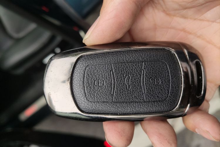 吉利汽车 博瑞 2015款 1.8T 尊贵型中控内饰11