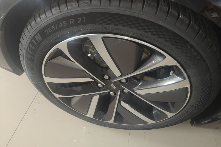 理想汽车 理想L9 2023款 Pro车身外观6002