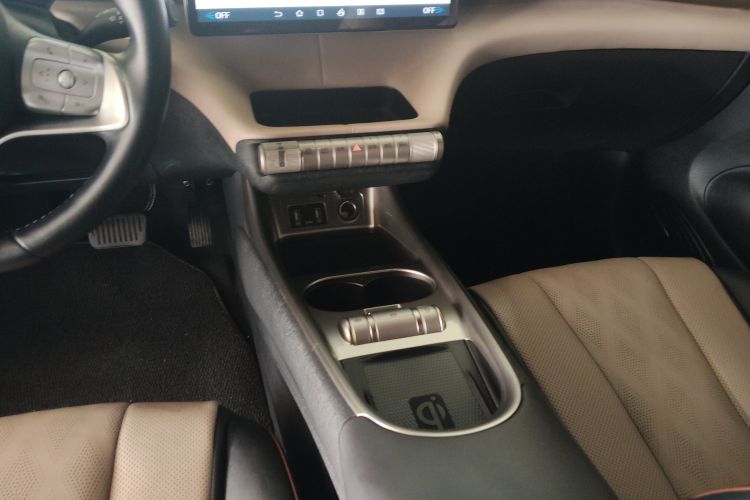 比亚迪 海豚 2023款 420km 时尚版中控内饰18