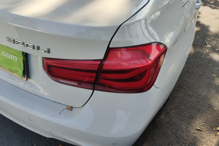 宝马3系 2017款 320Li M运动型车身外观9