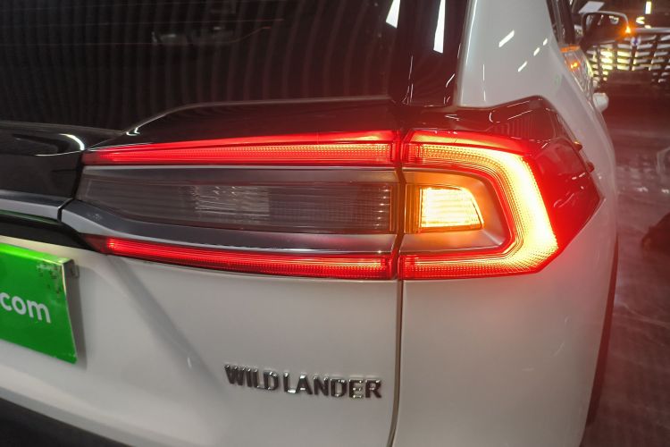 丰田 威兰达 2023款 2.0L CVT两驱豪华PLUS版车身外观6006