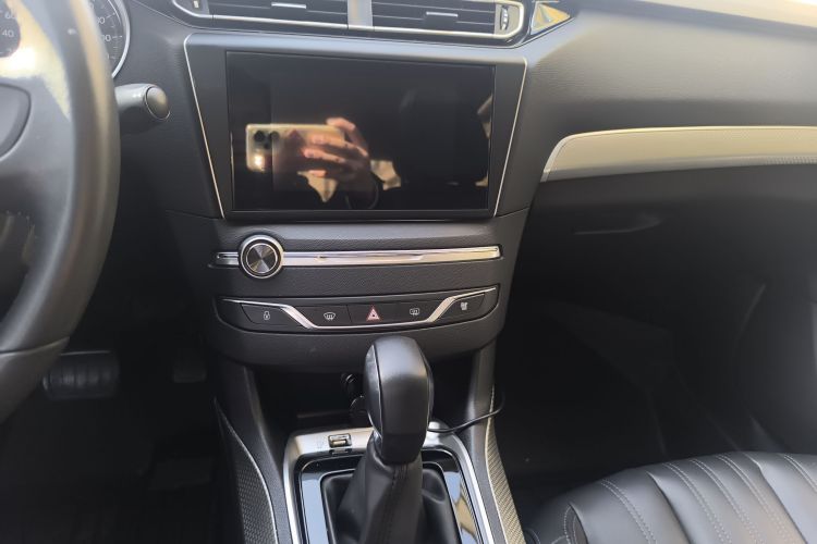 标致408 2020款 360THP 十周年质臻版中控内饰16