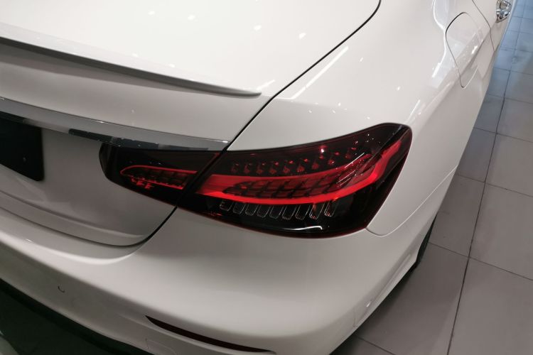 奔驰E级(进口) 2022款 E 260 时尚型运动版车身外观9