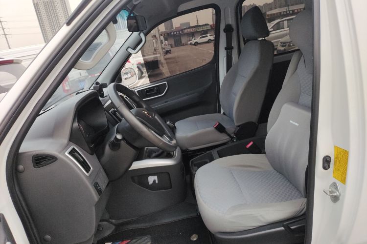 金杯海狮王 2021款 2.0L城运王系列畅运型高顶6座1TZS中控内饰19