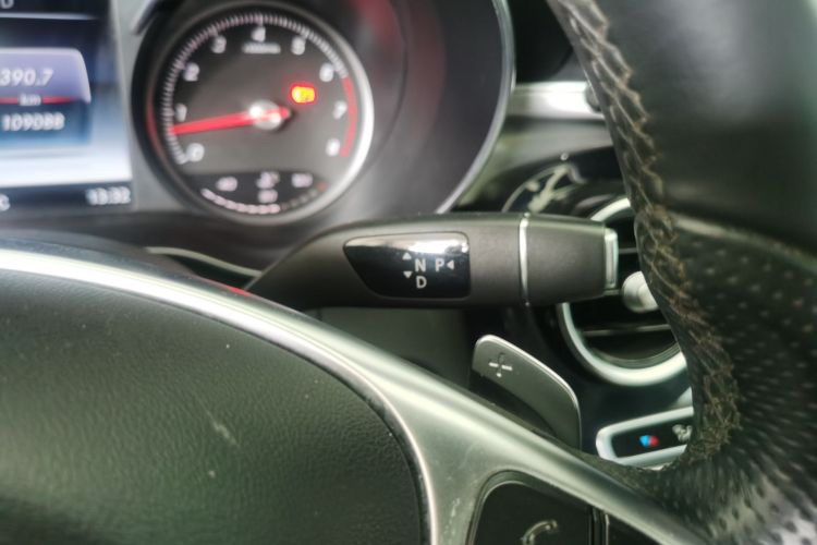 奔驰C级 2018款 C 200 运动版局部细节18