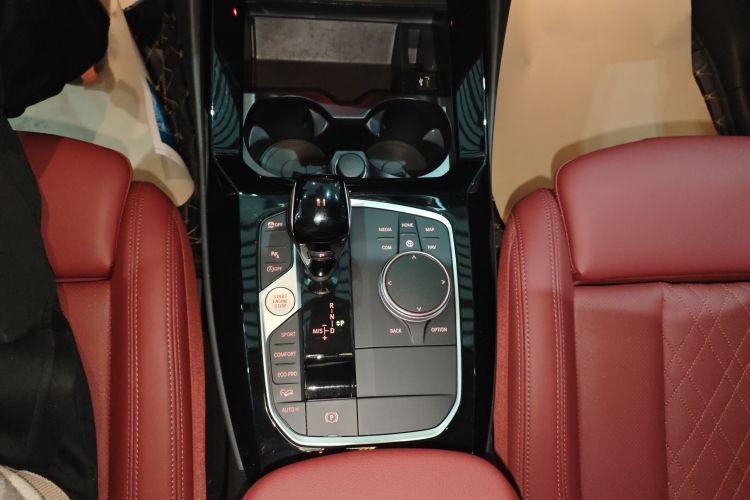 宝马X3 2022款 改款 xDrive25i M运动套装中控内饰18