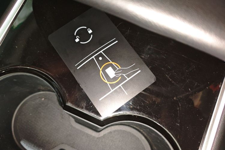 特斯拉 Model 3 2020款 长续航后轮驱动版中控内饰11