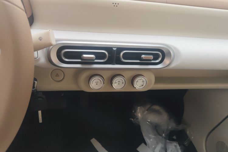 五菱汽车 宏光MINIEV 2024款 第三代 215km 青春版中控内饰16