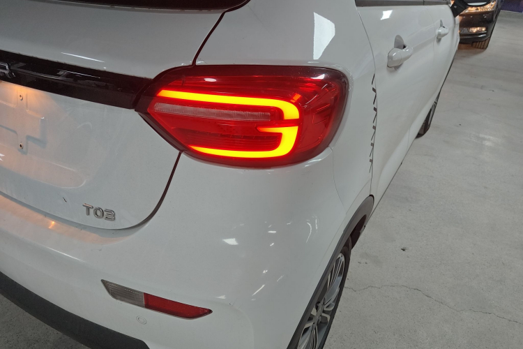 零跑汽车 零跑T03 2021款 400舒享版车身外观6006