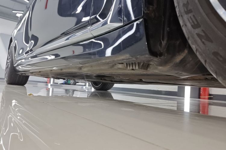 宝马7系 2019款 改款 740Li 领先型 M运动套装局部细节9001