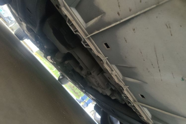 别克 君威 2015款 2.0L 精英时尚型局部细节9008