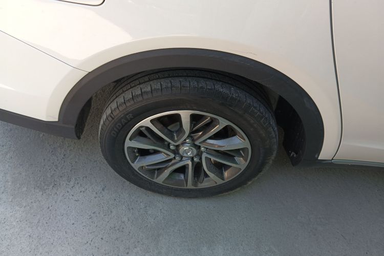 宝骏730 2019款 1.5L 手动时尚型 7座 国VI车身外观6003