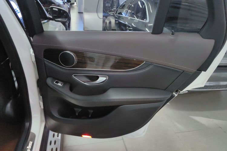 奔驰GLC 2019款 改款 GLC 260 L 4MATIC 豪华型中控内饰7006