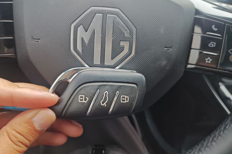 名爵 MG4 EV 2022款 425km 豪华版中控内饰7001