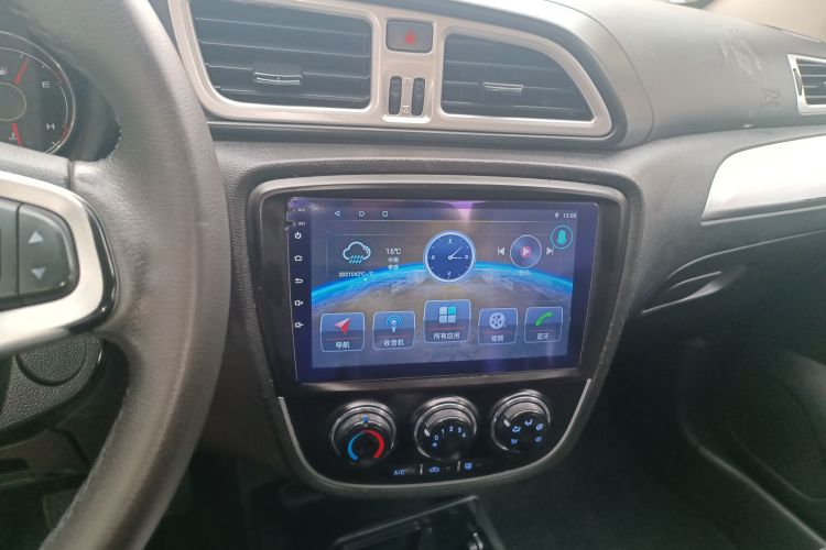 一汽 骏派D60 2016款 1.5L 手动豪华型中控内饰16