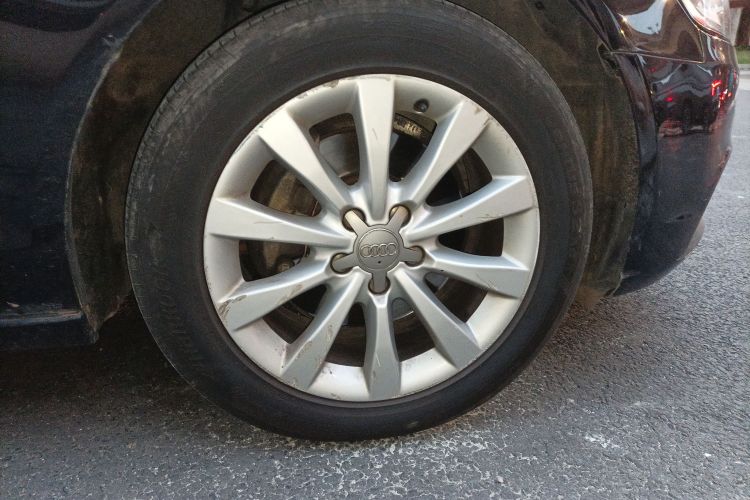 奥迪A6L 2014款 30 FSI 舒适型车身外观10