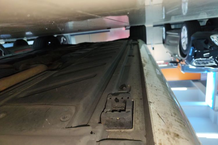 奔驰E级(进口) 2020款 改款 E 260 运动版局部细节9001