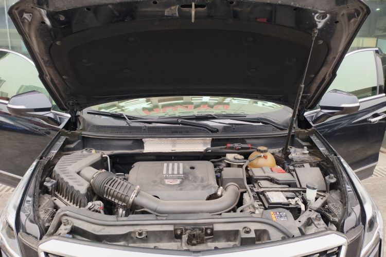 凯迪拉克XT5 2021款 2.0T 两驱豪华型机舱底盘24