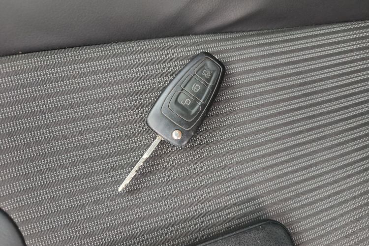 福特 福克斯 2012款 三厢 1.6L 自动风尚型中控内饰11