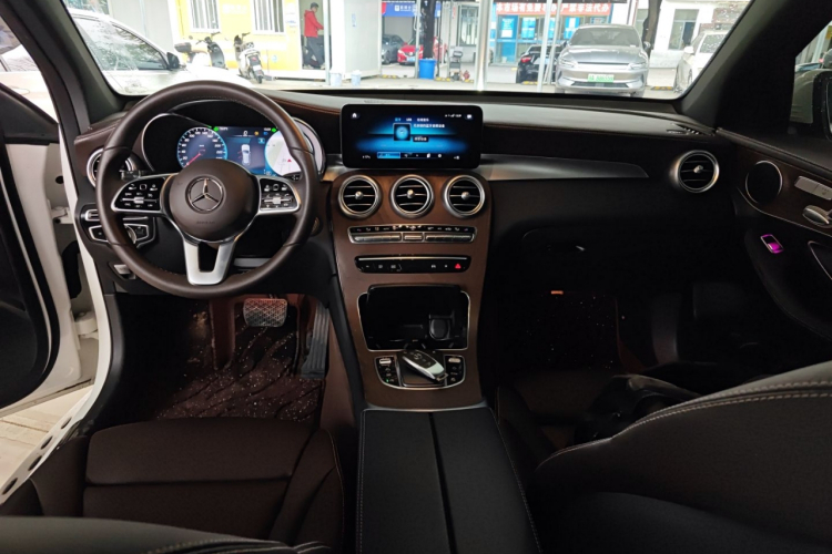 奔驰GLC 2022款 GLC 300 L 4MATIC 动感型臻藏版中控内饰7002