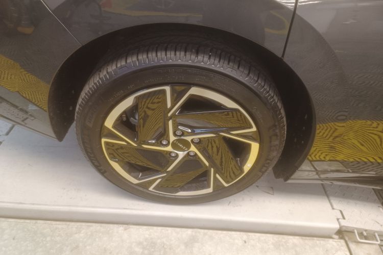 领克07 2024款 EM-P 126长续航 Ultra车身外观6002