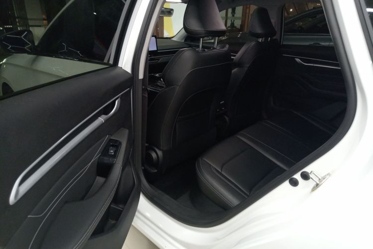 吉利汽车 帝豪 2025款 第4代 1.5L CVT尊贵型中控内饰7004