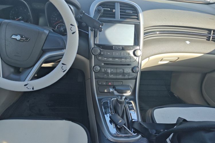 雪佛兰 迈锐宝 2013款 2.0L 自动舒适版中控内饰16