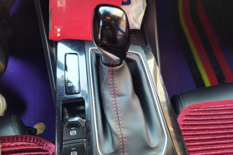 名爵 MG5 2021款 180DVVT CVT青春豪华版中控内饰18