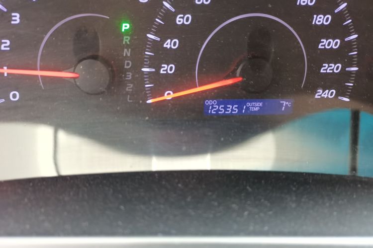 丰田 凯美瑞 2013款 200E 经典精英版中控内饰15