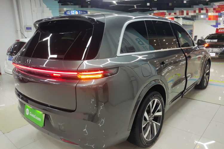 理想汽车 理想L8 2023款 Pro车身外观7