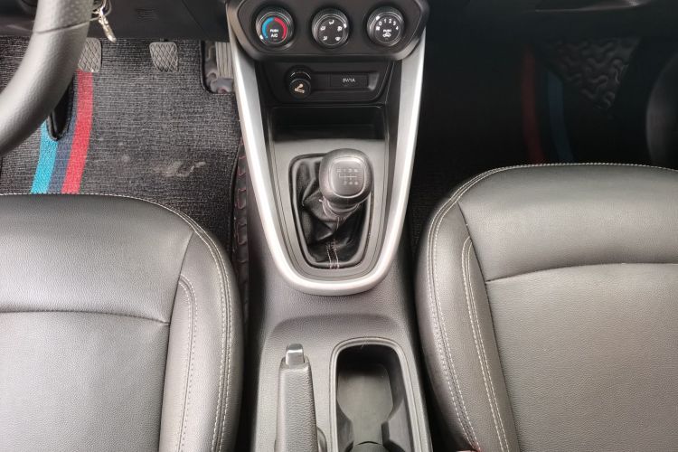 宝骏510 2017款 1.5L 手动舒适型中控内饰18