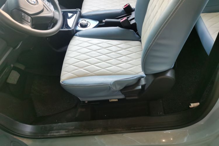 华晨新日i03 2021款 318km 31.45kWh局部细节19