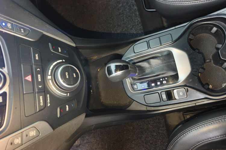 现代 胜达 2013款 2.4L 自动四驱智能型中控内饰18