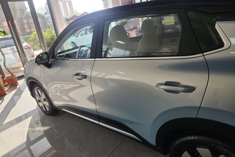 五菱汽车 缤果S 2025款 325km 尊享款车身外观4