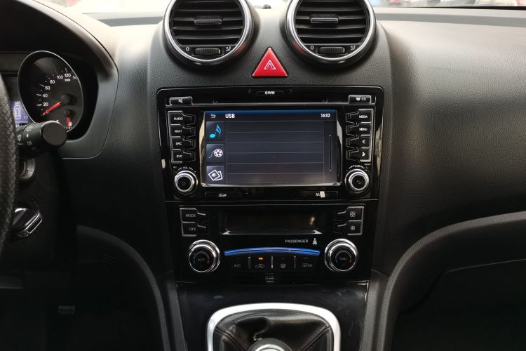 哈弗H6 2013款 升级版 1.5T 手动两驱精英型中控内饰16