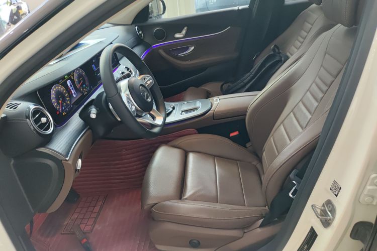 奔驰E级 2020款 E 260 L 运动型局部细节19