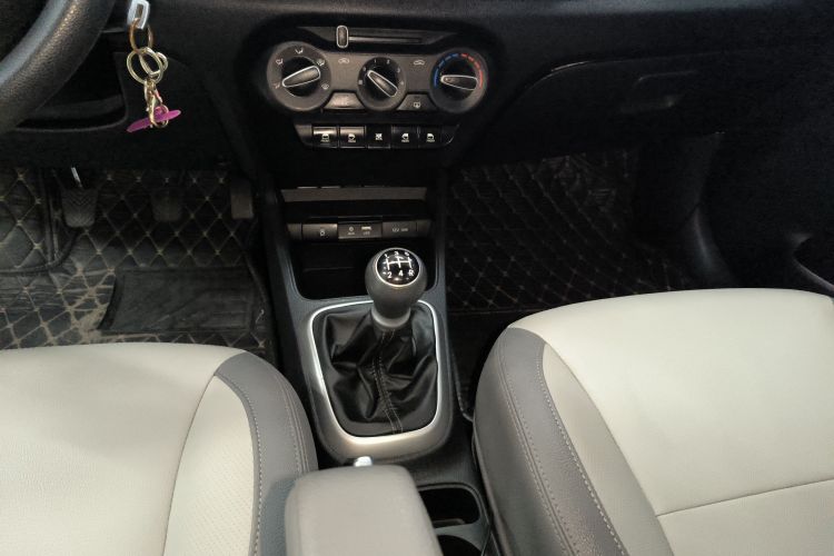 起亚 焕驰 2019款 1.4L 手动智享版Value 国VI局部细节18