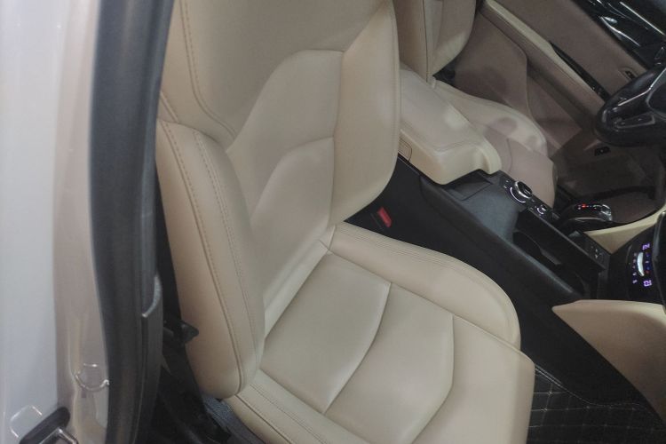 凯迪拉克CT6 2019款 28T 时尚型局部细节41