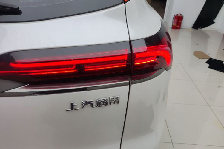 别克E5 2023款 臻享标准续航版车身外观9